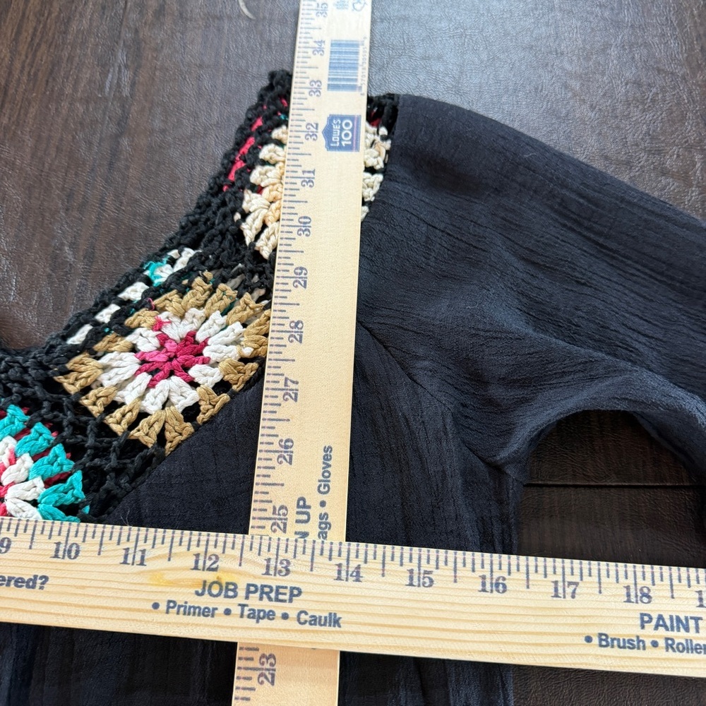 Chic Black Crochet Swim Coverup with Multicolor Accents - Picture 3 of 4